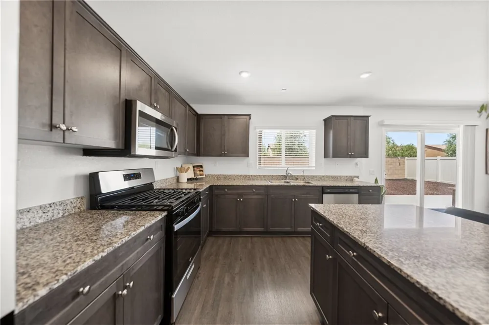 1385 Caprice Court Hemet, CA 92543