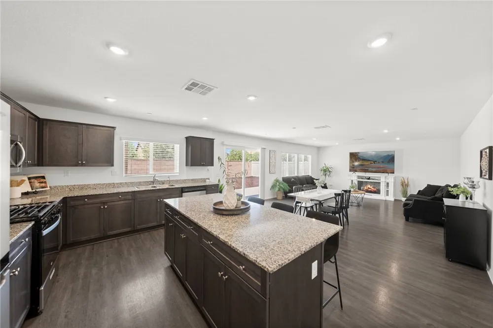 1385 Caprice Court Hemet, CA 92543