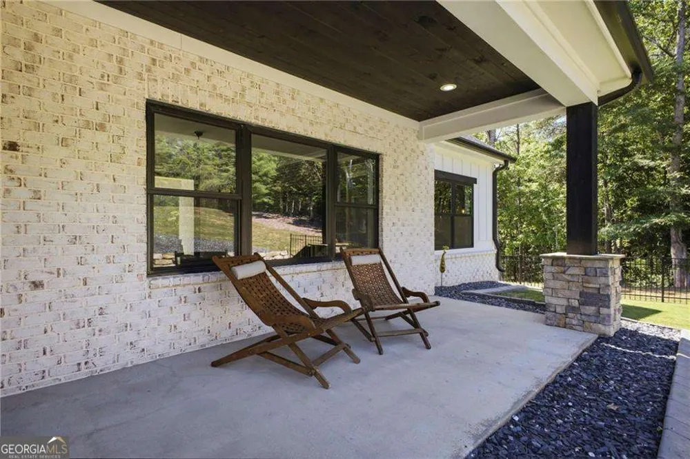 16 Mountain Creek TRL NE Fairmount, GA 30139