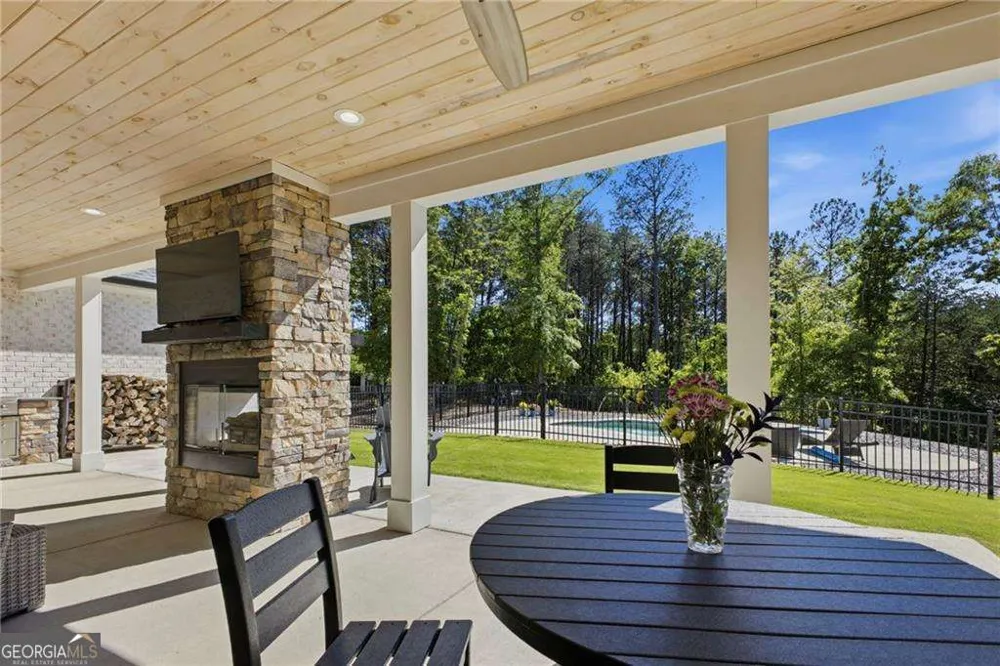 16 Mountain Creek TRL NE Fairmount, GA 30139