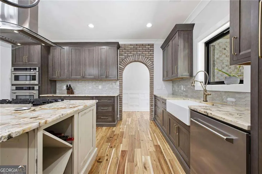 16 Mountain Creek TRL NE Fairmount, GA 30139
