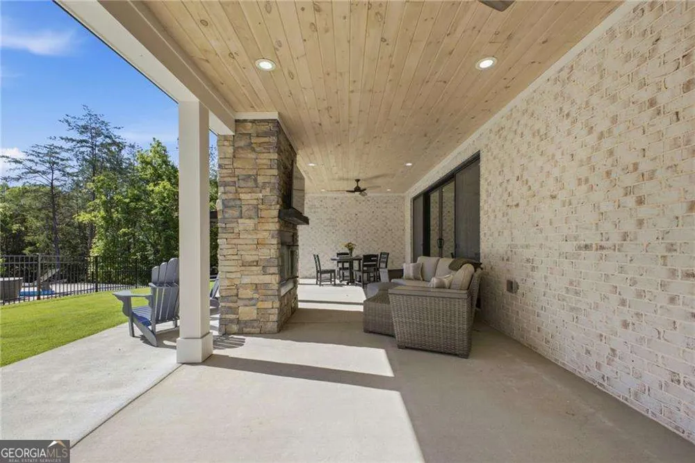 16 Mountain Creek TRL NE Fairmount, GA 30139