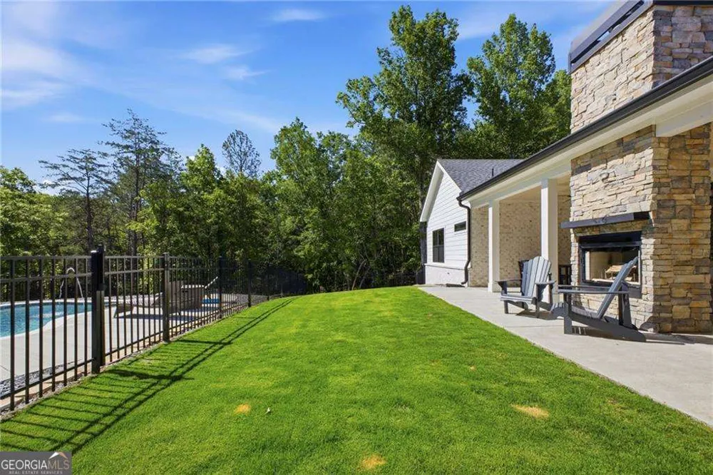 16 Mountain Creek TRL NE Fairmount, GA 30139