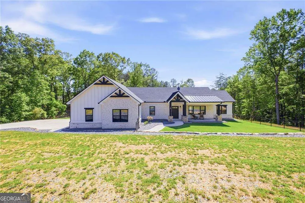 16 Mountain Creek TRL NE Fairmount, GA 30139