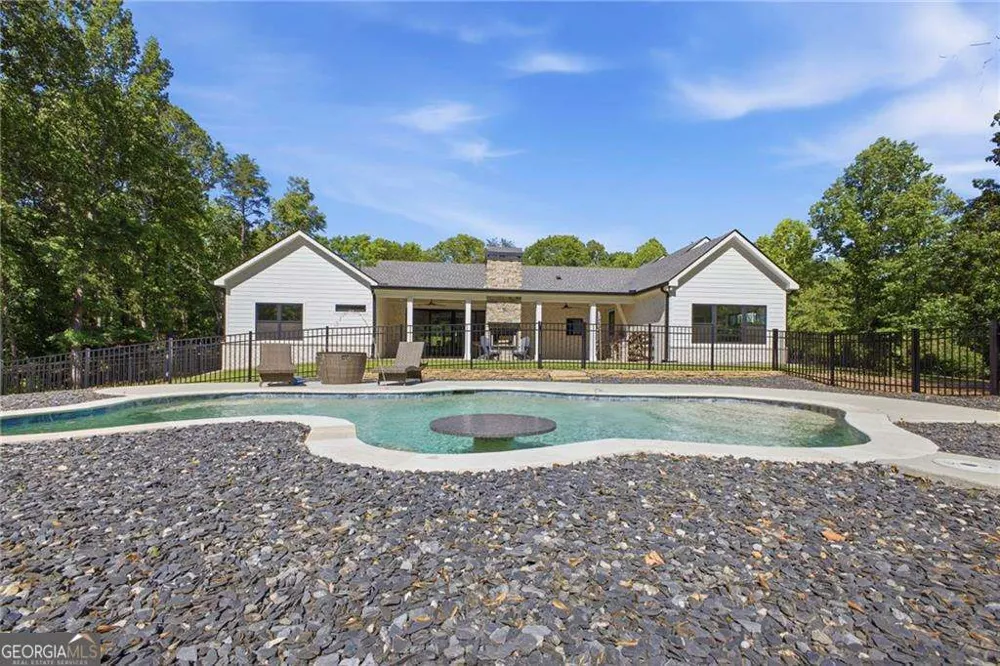 16 Mountain Creek TRL NE Fairmount, GA 30139