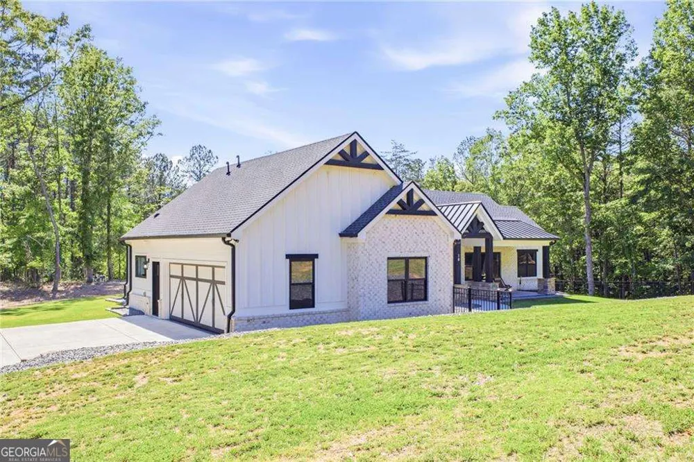 16 Mountain Creek TRL NE Fairmount, GA 30139