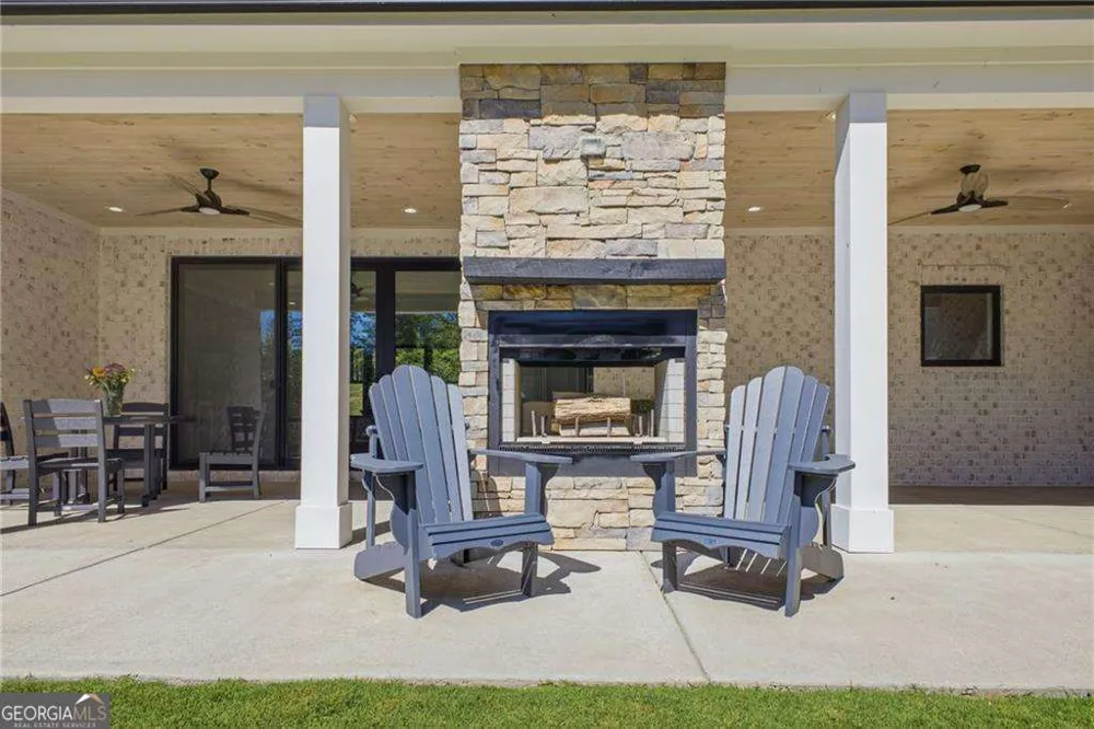 16 Mountain Creek TRL NE Fairmount, GA 30139