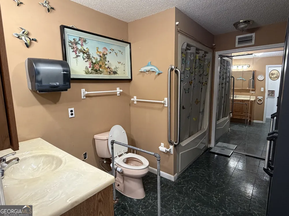 134 Brandy CT Sparks, GA 31647