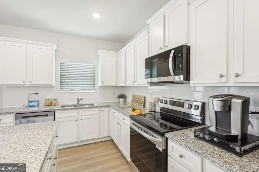102 Vickers Point DR Fairburn, GA 30213