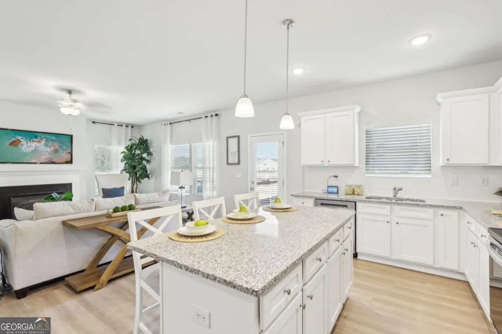 102 Vickers Point DR Fairburn, GA 30213