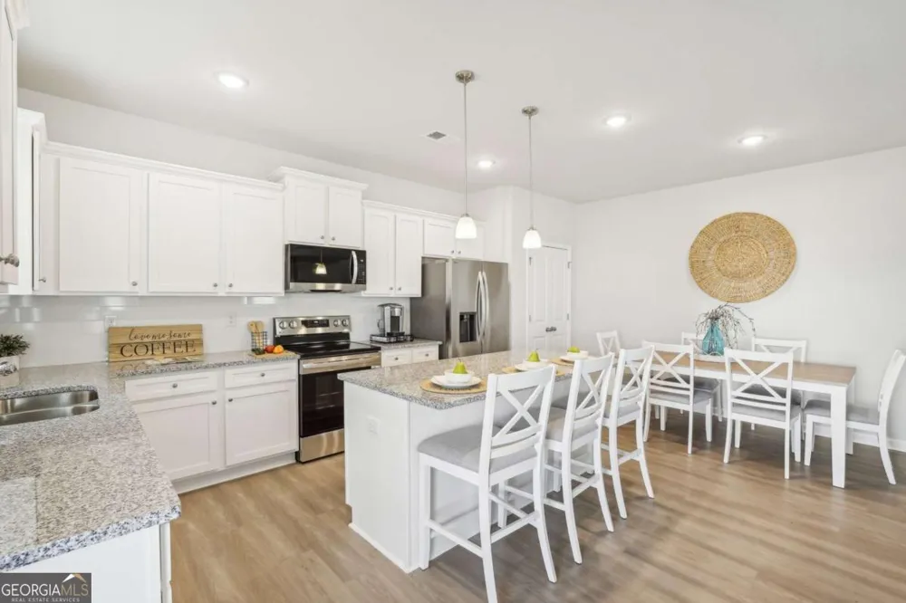 102 Vickers Point DR Fairburn, GA 30213
