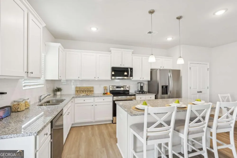 102 Vickers Point DR Fairburn, GA 30213