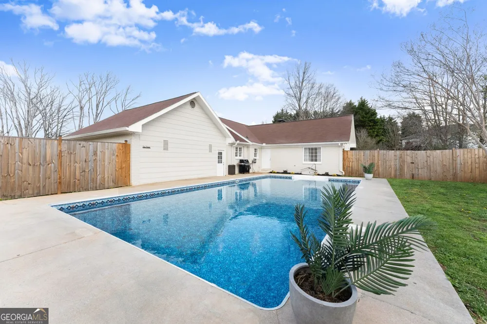 63 Angel LN Cleveland, GA 30528