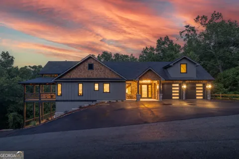 44 Staurolite Mountain RD
