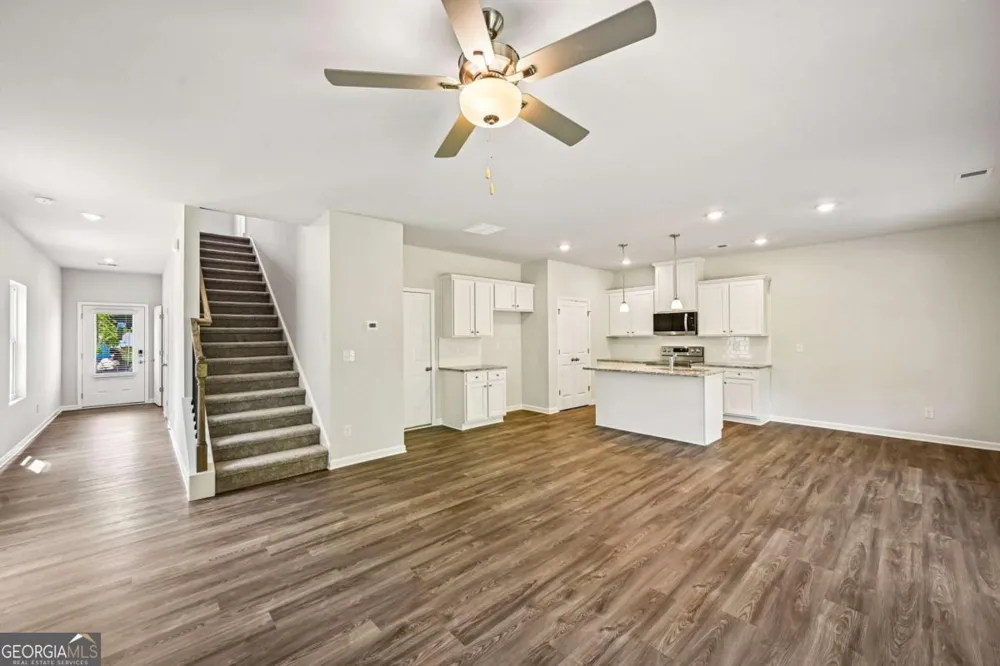 105 Vickers Point DR Fairburn, GA 30213