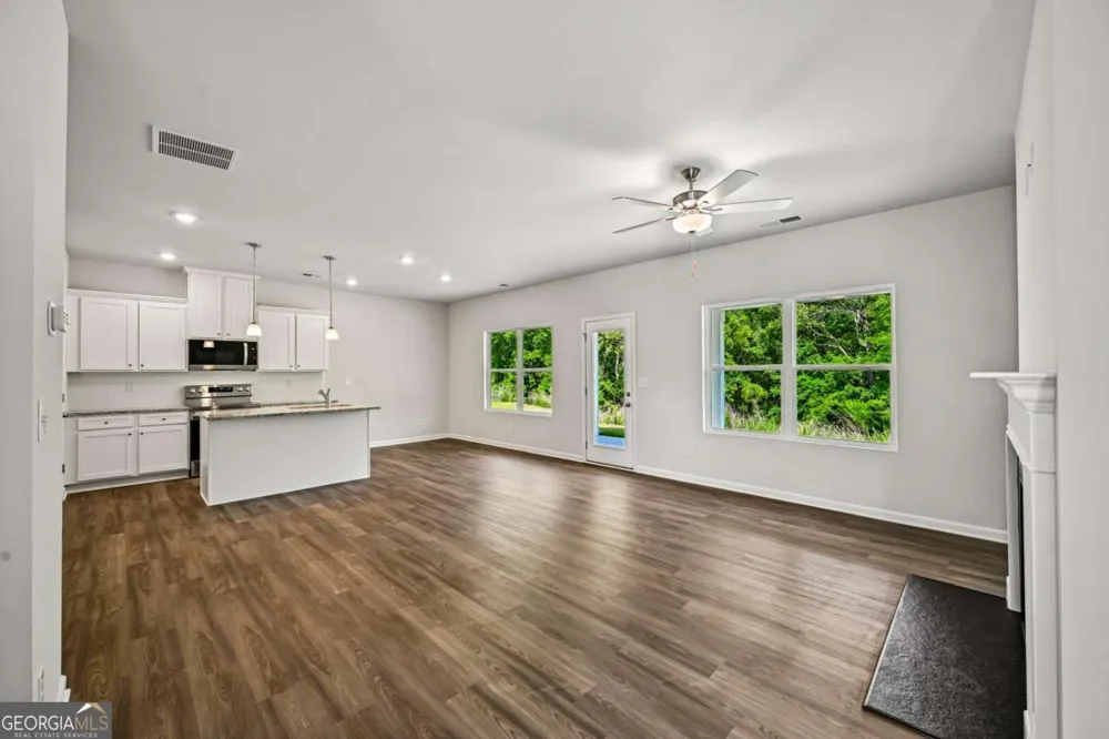 105 Vickers Point DR Fairburn, GA 30213