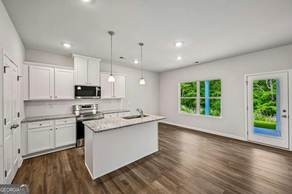 105 Vickers Point DR Fairburn, GA 30213