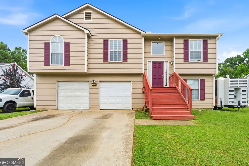7106 Oakwood CIR Rex, GA 30273