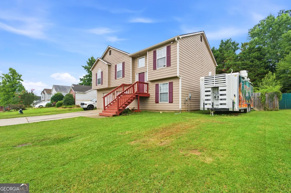 7106 Oakwood CIR Rex, GA 30273
