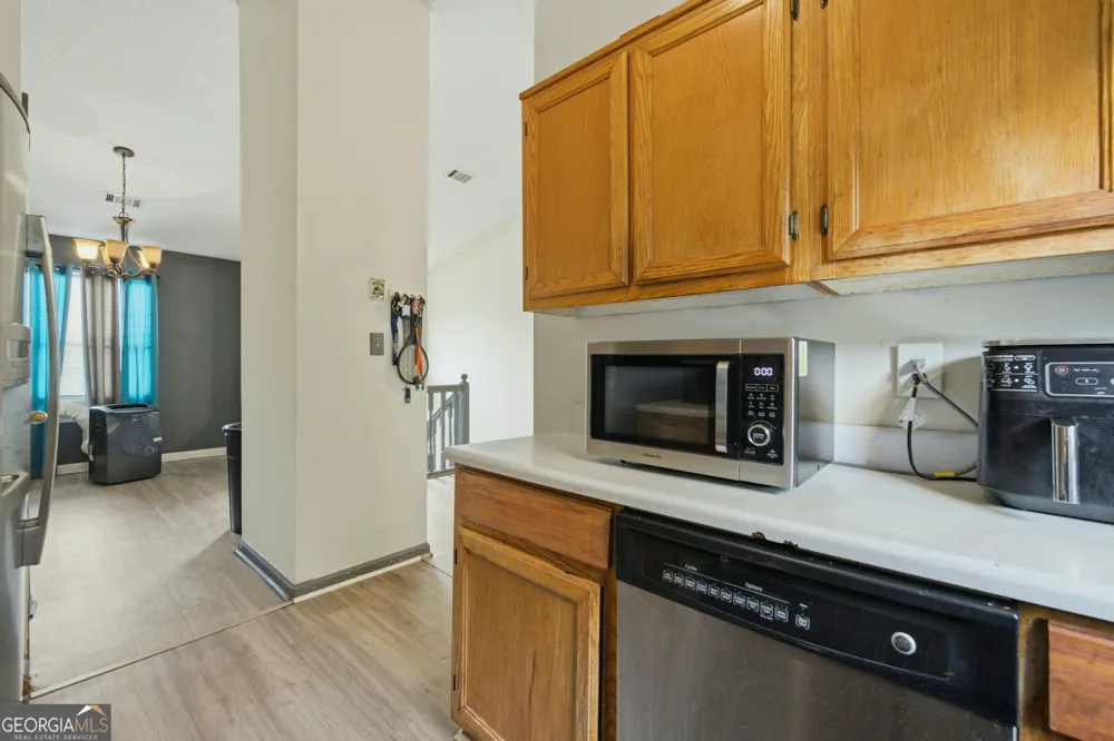 7106 Oakwood CIR Rex, GA 30273