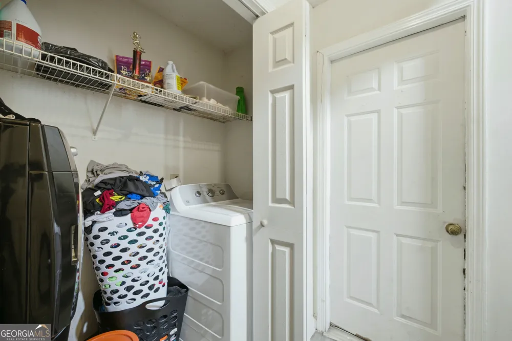 7106 Oakwood CIR Rex, GA 30273
