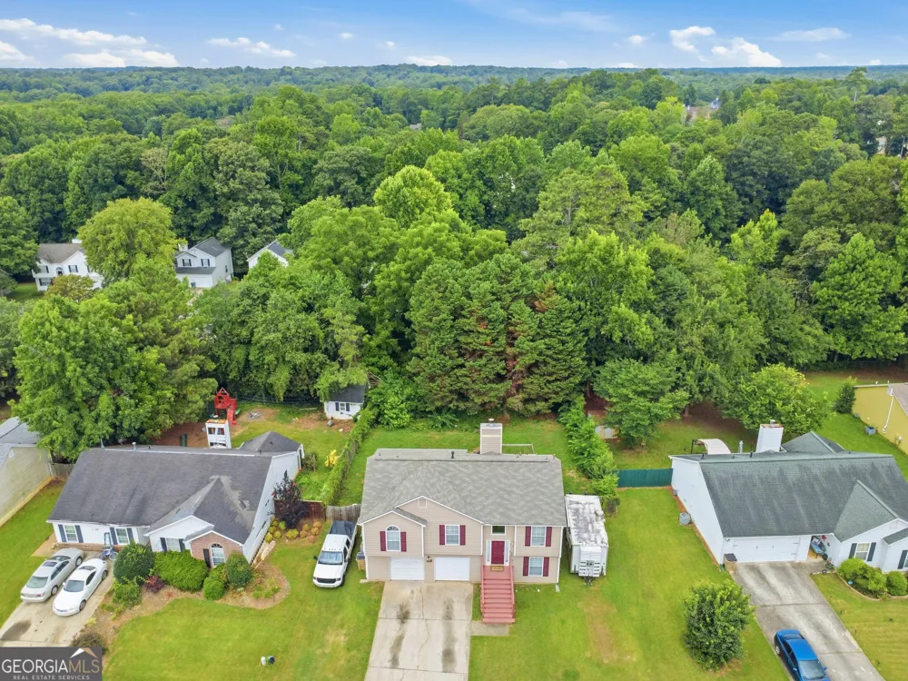 7106 Oakwood CIR Rex, GA 30273