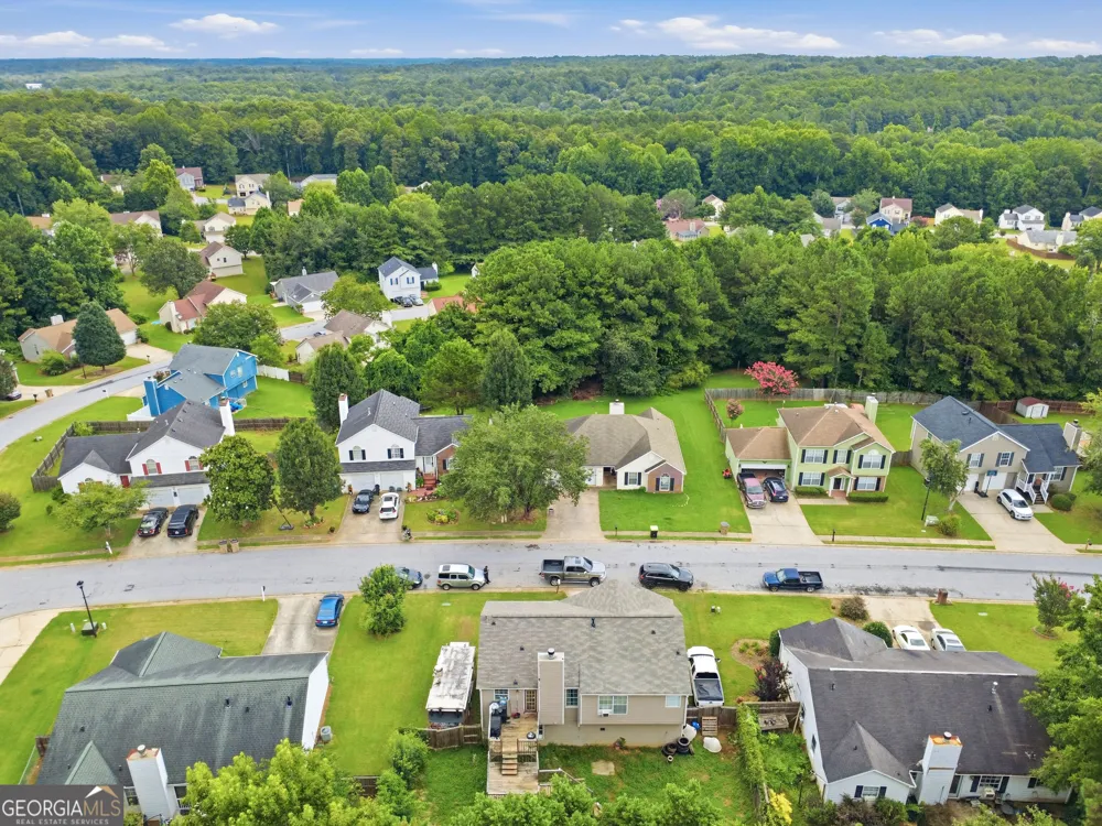 7106 Oakwood CIR Rex, GA 30273