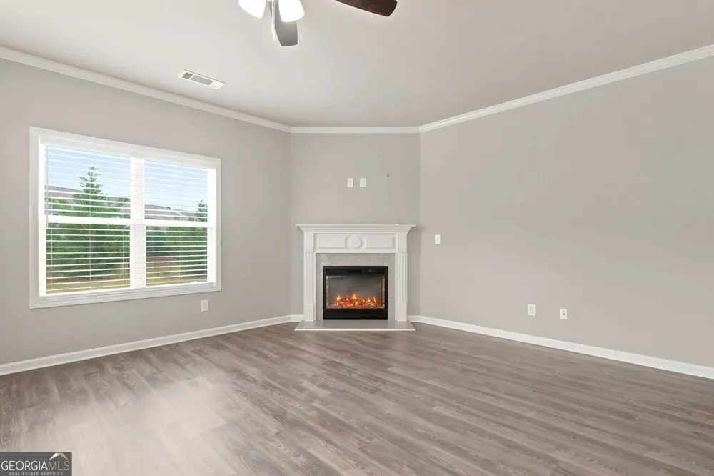 5052 Silver Fox RD Oakwood, GA 30566