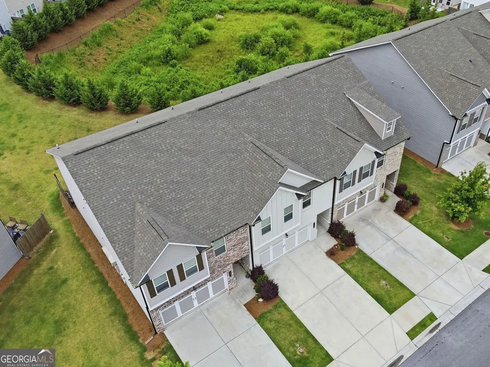 5052 Silver Fox RD Oakwood, GA 30566