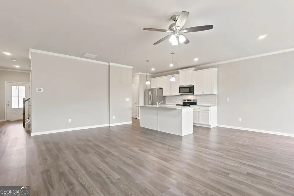 5052 Silver Fox RD Oakwood, GA 30566