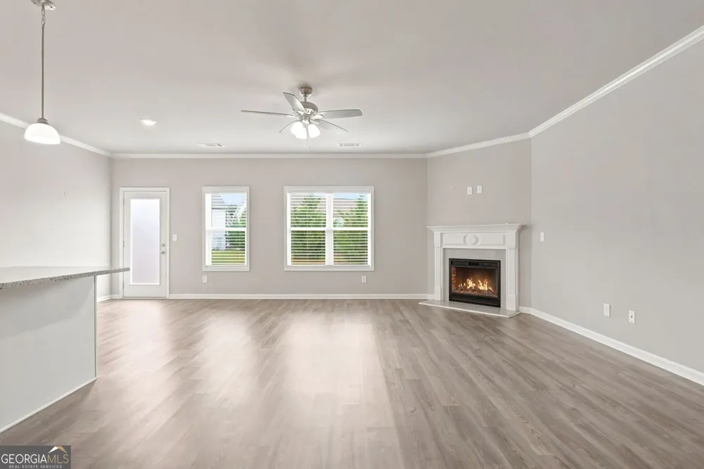 5052 Silver Fox RD Oakwood, GA 30566
