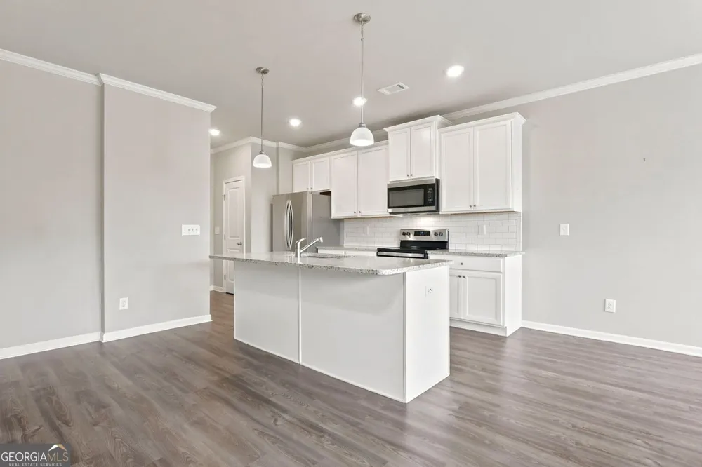 5052 Silver Fox RD Oakwood, GA 30566