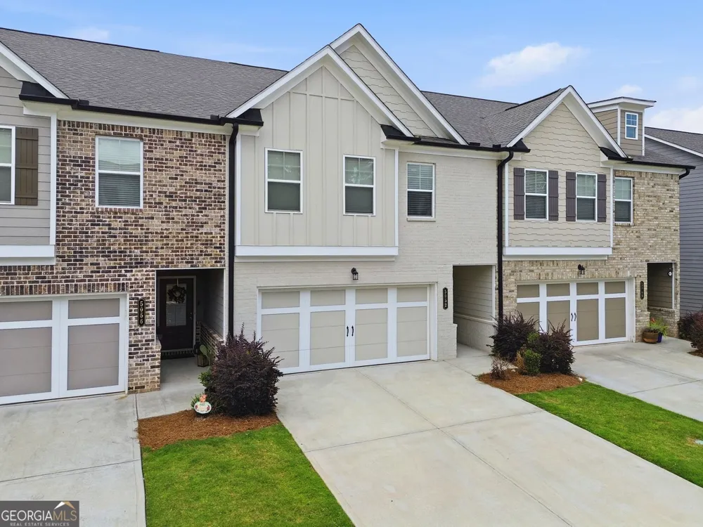 5052 Silver Fox RD Oakwood, GA 30566