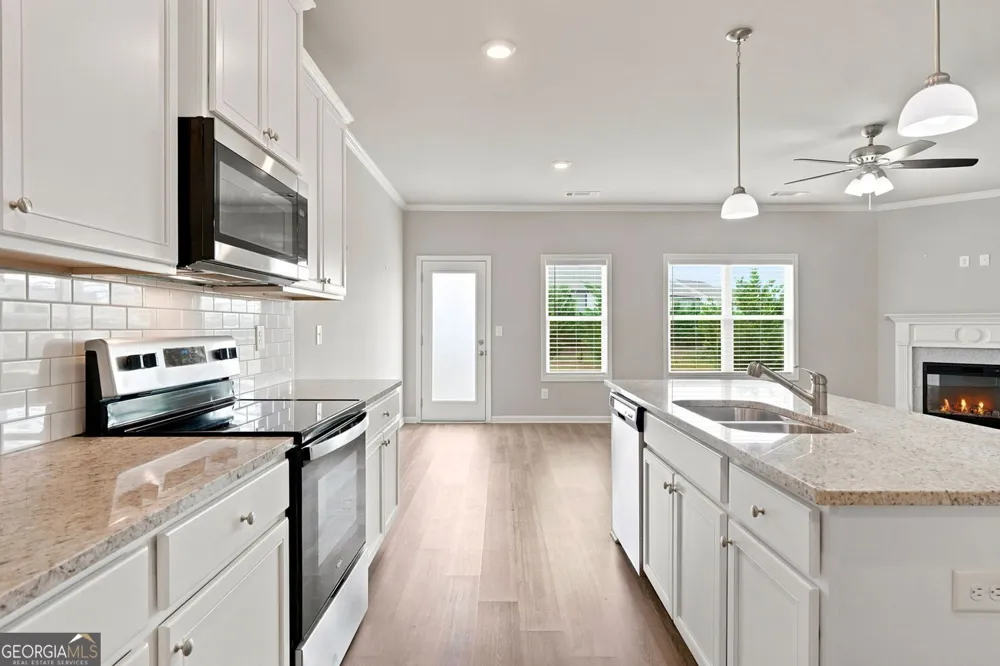 5052 Silver Fox RD Oakwood, GA 30566