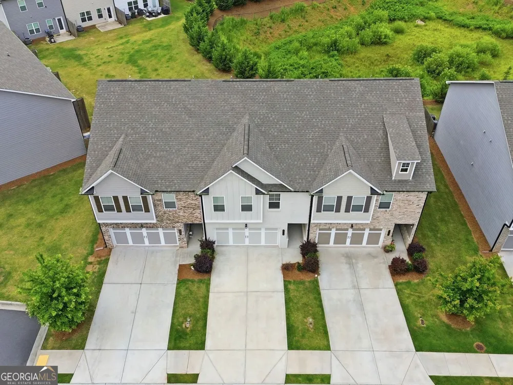 5052 Silver Fox RD Oakwood, GA 30566