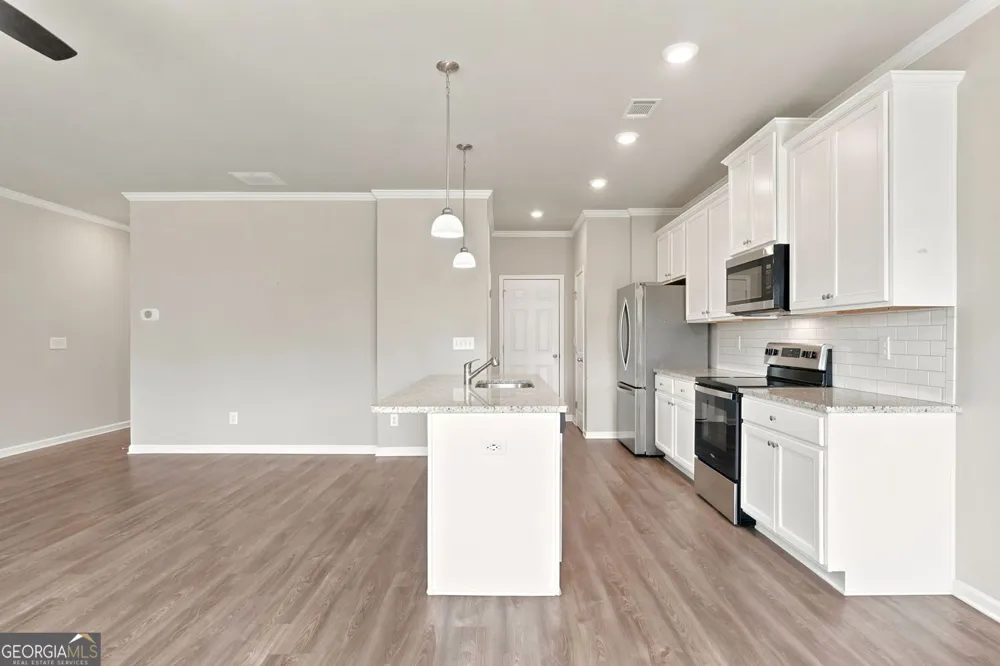 5052 Silver Fox RD Oakwood, GA 30566