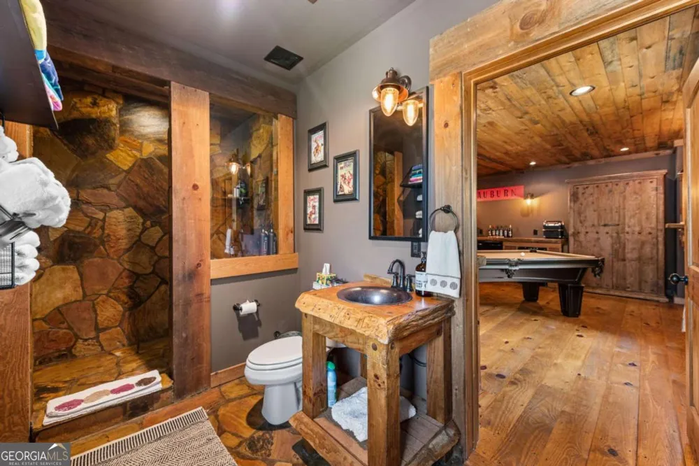 355 Old Camp LOOP Morganton, GA 30560