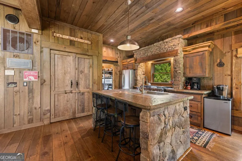 355 Old Camp LOOP Morganton, GA 30560