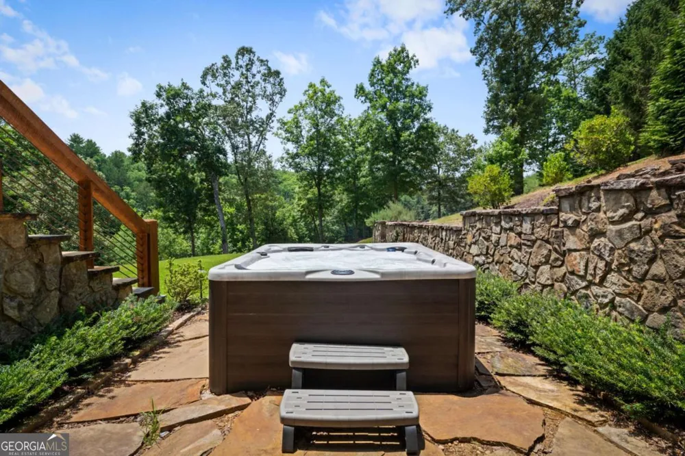355 Old Camp LOOP Morganton, GA 30560