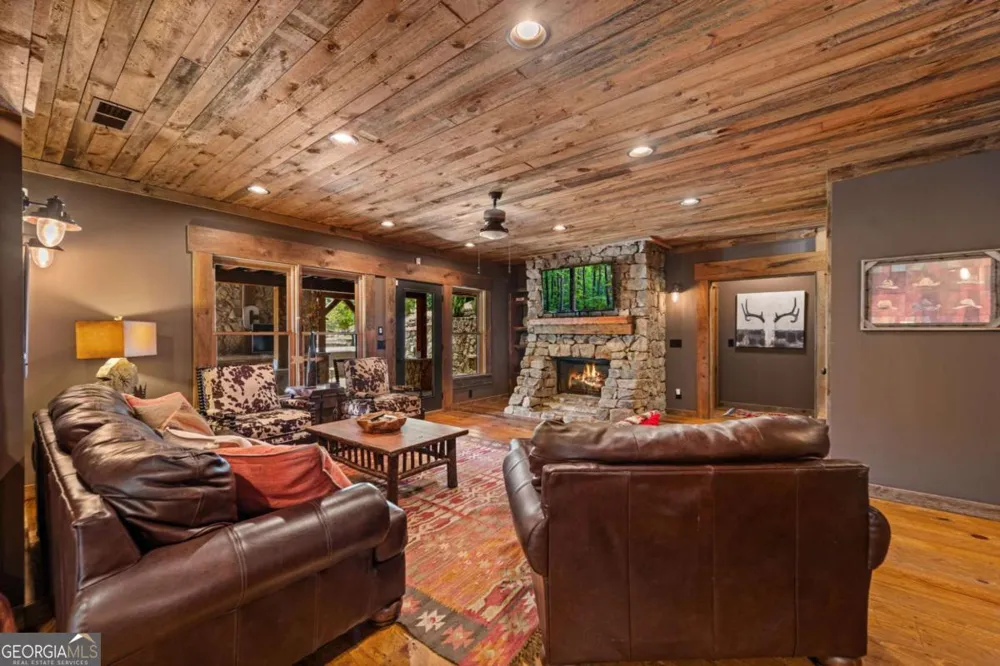 355 Old Camp LOOP Morganton, GA 30560
