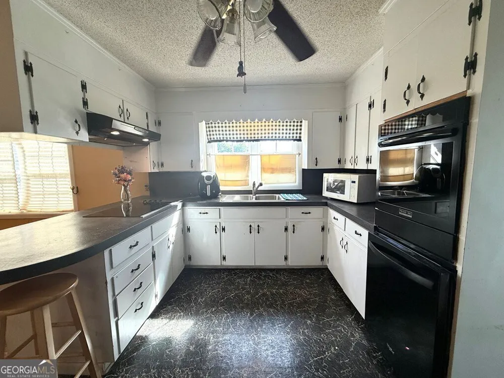 905 Goodman ST Sparks, GA 31647