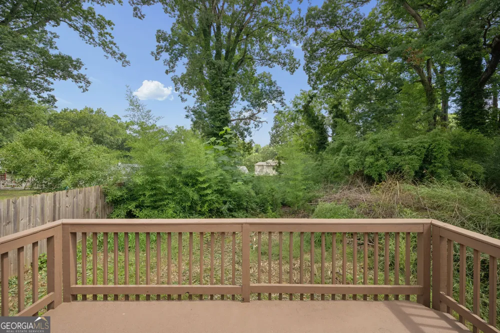 2498 White Oak DR Decatur, GA 30032