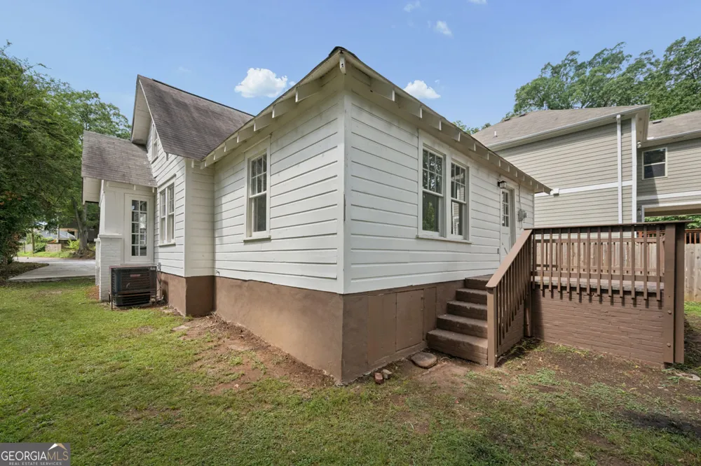 2498 White Oak DR Decatur, GA 30032