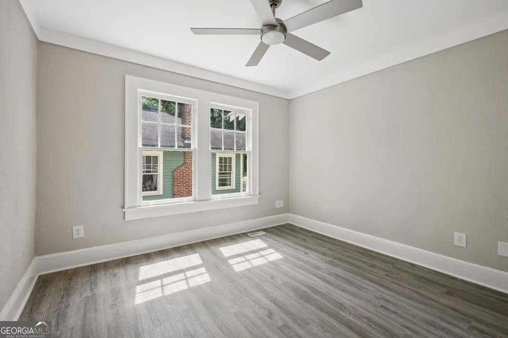 2498 White Oak DR Decatur, GA 30032