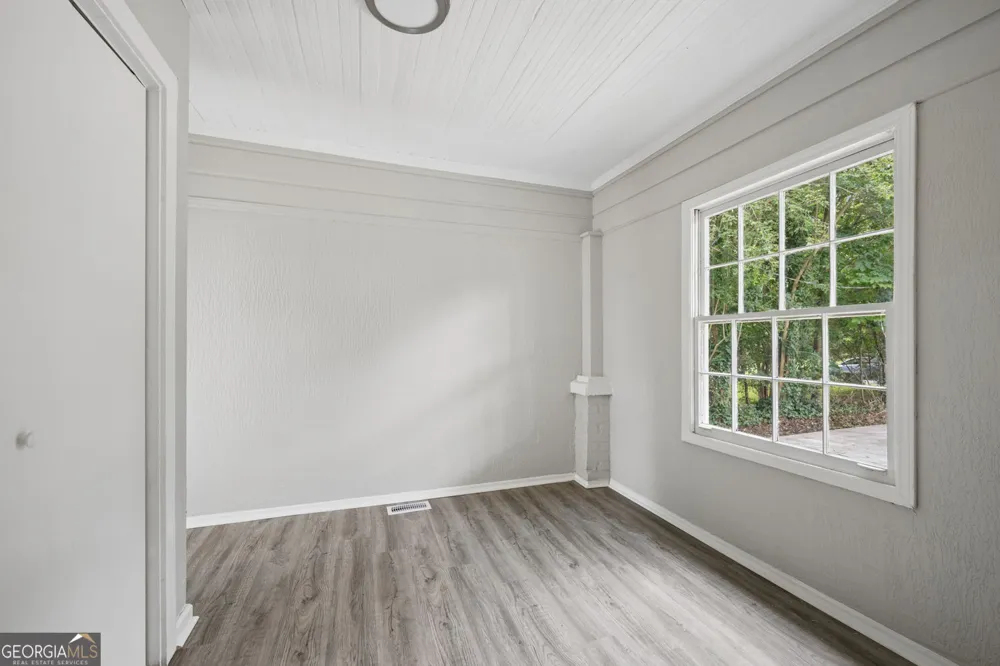 2498 White Oak DR Decatur, GA 30032