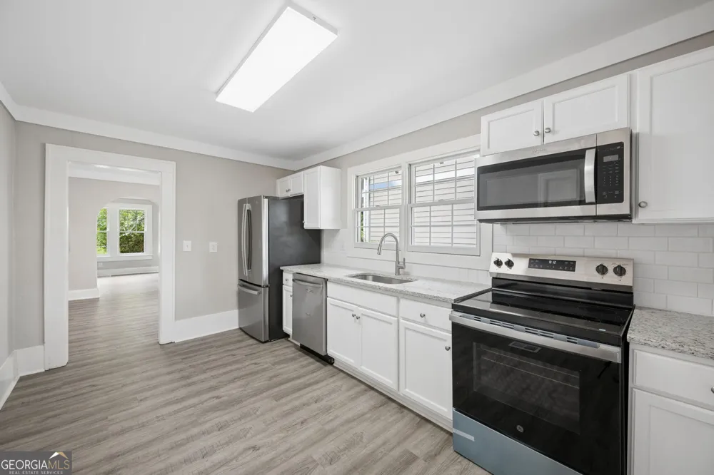 2498 White Oak DR Decatur, GA 30032
