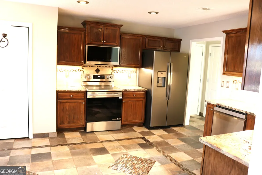 954 Downing DR Bethlehem, GA 30620