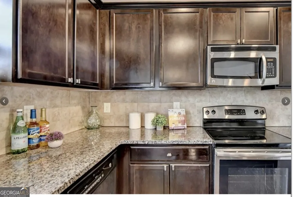 1376 Castleberry DR Buford, GA 30518