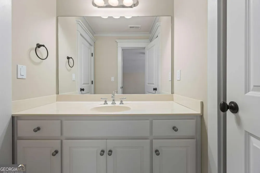 859 Commons PARK Statham, GA 30666