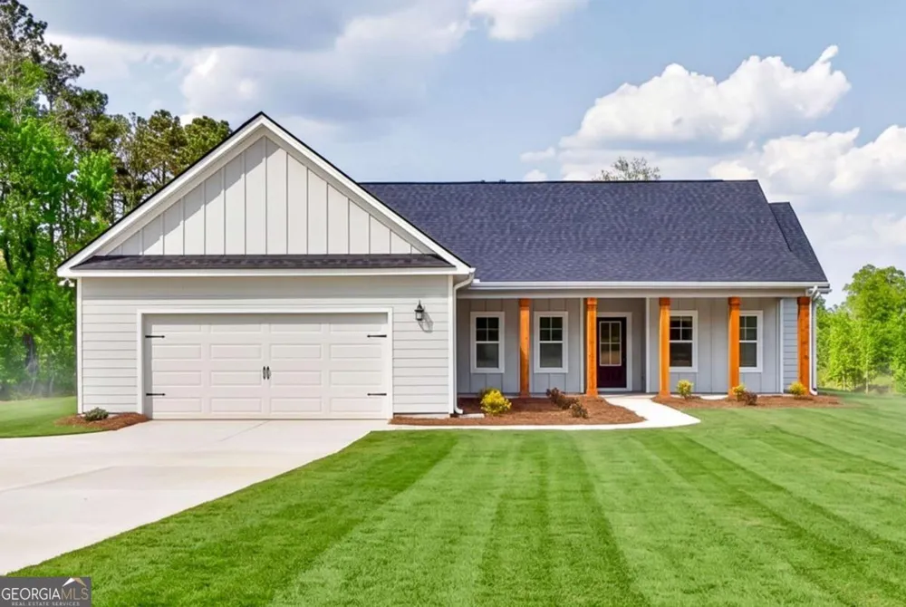 490 Bohannon RD Grantville, GA 30220